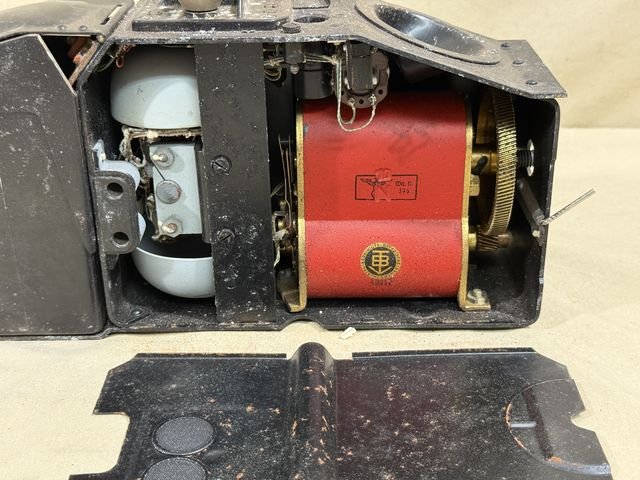 Original WWII German Model 33 Field Phone in Bakelite Case, 1939 — image 42