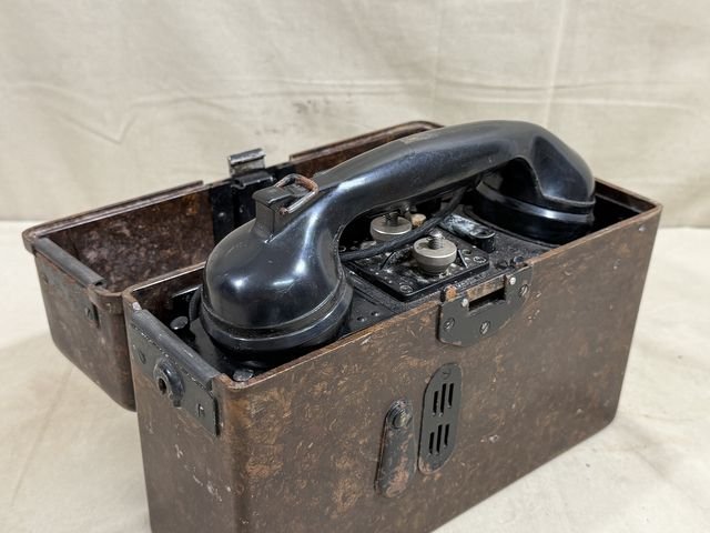 Original WWII German Model 33 Field Phone in Bakelite Case, 1939 — image 48