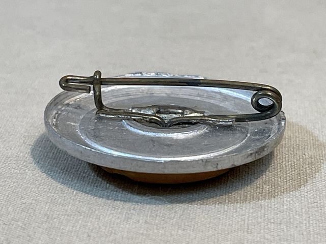 Original Nazi Era German Tinnie, LUFTSPORT HILFT DEUTSCHLAND — image 3