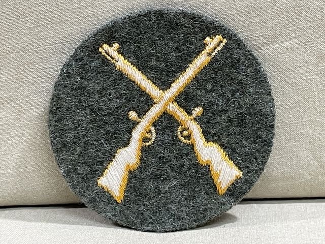Original WWII German Weapons Maintenance Sergeant's Trade Badge — image 3