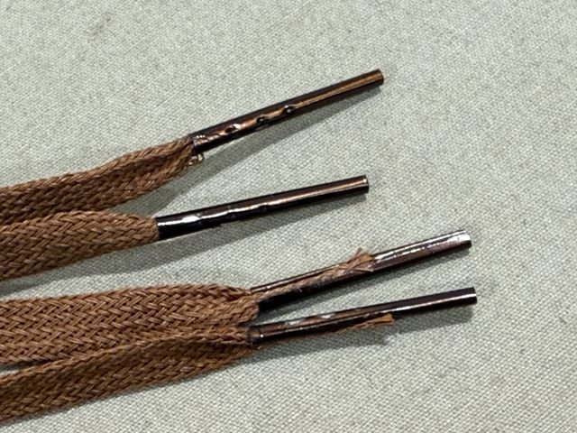 Original WWII German TAN 90cm Shoe Laces, Pair — image 3