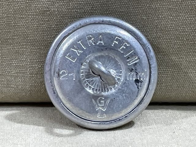 Original WWII German SILVER Pebbled Tunic Button, UNUSED 21mm — image 2