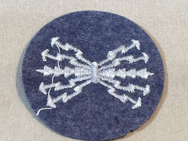 Original WWII German Luftwaffe Radio Operator's Career Sleeve Insignia — image 4