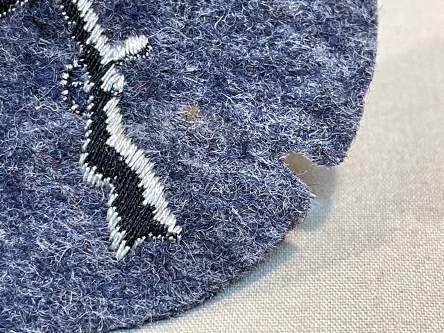 Original WWII German LW Fight & Air Signals Armorer's Trade Badge — image 5