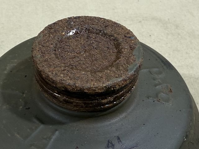 Original WWII German FE37R Gas Mask Filter w/Cap — image 11