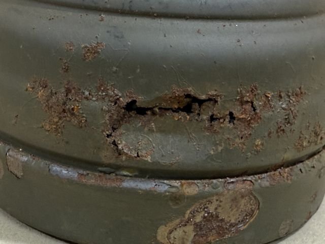 Original WWII German FE37R Gas Mask Filter w/Cap — image 5