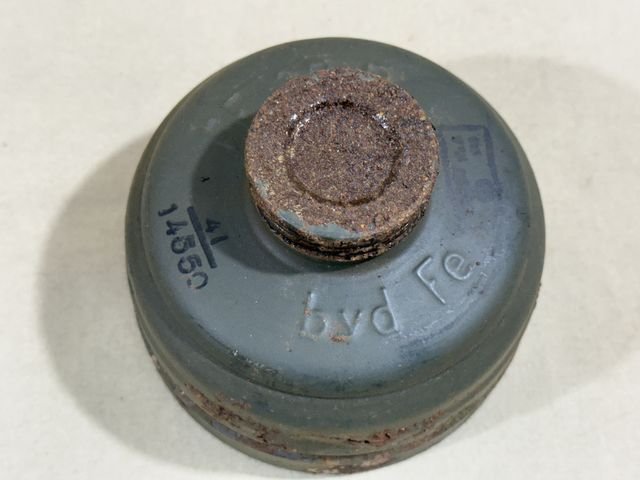 Original WWII German FE37R Gas Mask Filter w/Cap — image 6