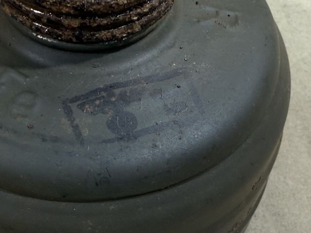 Original WWII German FE37R Gas Mask Filter w/Cap — image 8