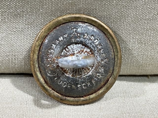 Original Nazi Era German NSDAP GOLD Tunic Button, 21mm — image 2