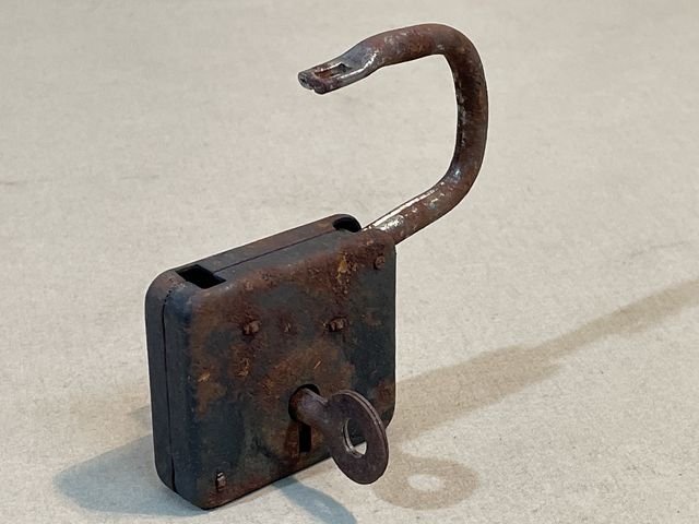 Original WWII German Soldier's Barracks Pad Lock — image 10