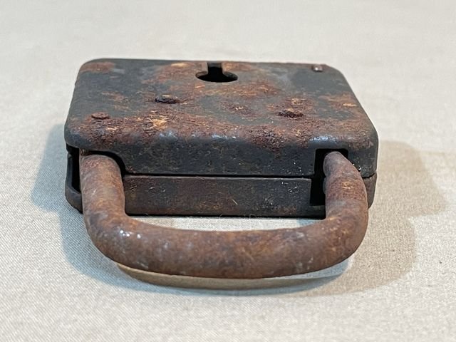 Original WWII German Soldier's Barracks Pad Lock — image 6