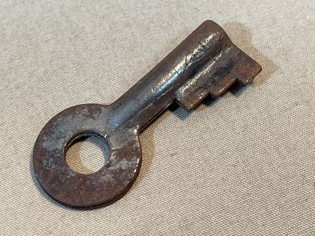 Original WWII German Soldier's Barracks Pad Lock — image 8