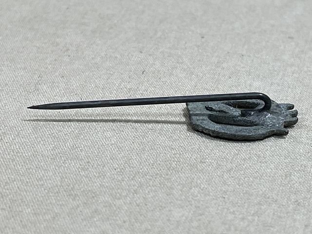 Original WWII German Infantry Assault Badge Miniature, 16mm — image 3