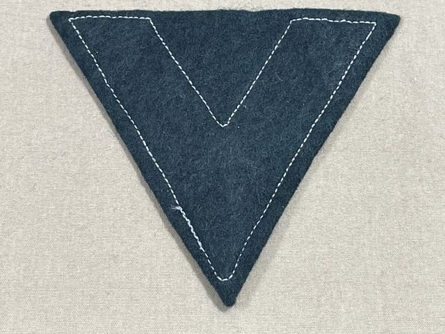 Original WWII German Army Obergefreiter Rank Chevron — image 5