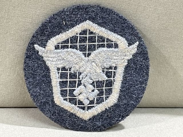 Original WWII German Luftwaffe Motor Vehicle Driver's Career Sleeve Insignia — image 4