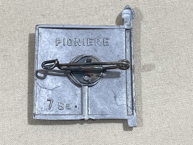 Original WWII German Engineer Flag Tinnie, PIONIERE — image 2