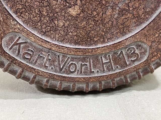 Original WWII German 10.5cm Field Howitzer 13 Bakelite Ammunition Container — image 7