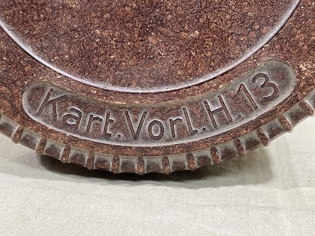 Original WWII German 10.5cm Field Howitzer 13 Bakelite Ammunition Container — image 7