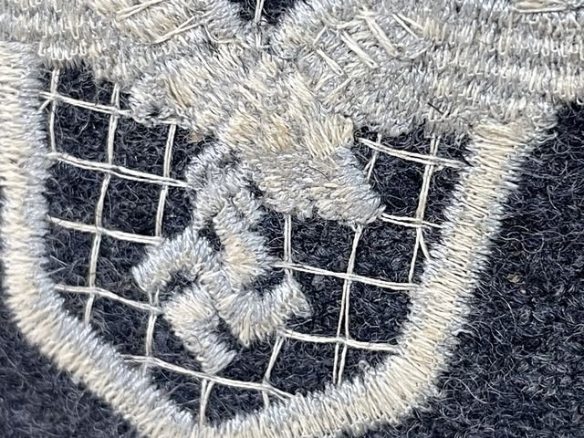 Original WWII German Luftwaffe Motor Vehicle Driver's Career Sleeve Insignia — image 4