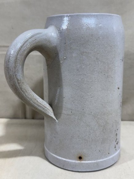 Original WWII or Pre-War German Haigerlocher Schloþbr‰u Beer Stein — image 5
