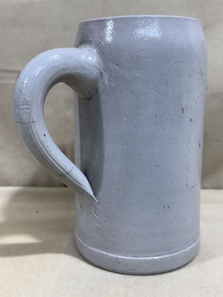 Original WWII or Pre-War German Haigerlocher Schloßbräu Beer Stein — image 8