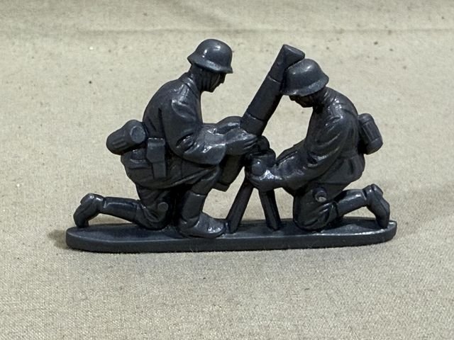 Original WWII German WHW Donation Figure, 8cm Mortar — image 2
