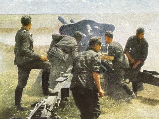 Original WWII German Military Themed Color Print, LIGHT FIELD HOWITZER SHOOTING — image 3