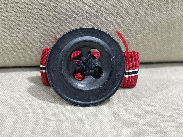 Original WWII German Russian Front Medal Lapel Button Hole Ribbon, UNISSUED — image 2