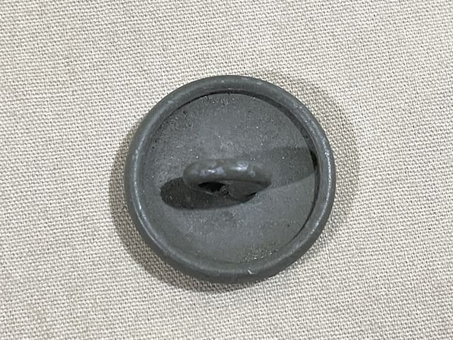 Original WWII German Pebbled Tunic Button, Feldgrau Colored — image 3
