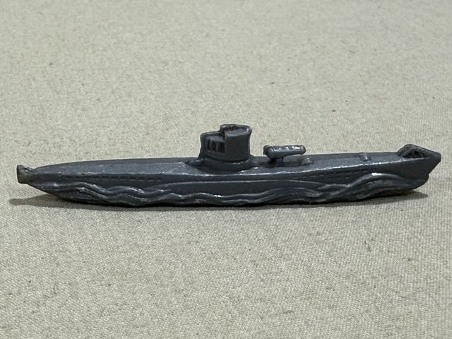Original WWII German WHW Donation Figure, U-BOAT — image 2