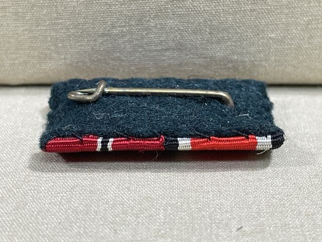 Original WWII German Two-Position Ribbon Bar, 1939 Iron Cross — image 3