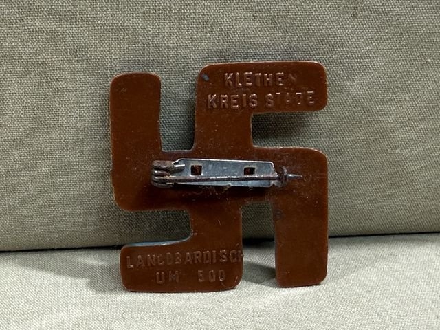 Original Nazi Era German Plastic Tinnie, KLETHEN KREIS STADE — image 2
