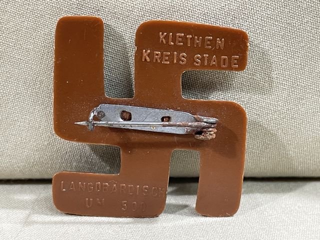 Original Nazi Era German Plastic Tinnie, KLETHEN KREIS STADE — image 2