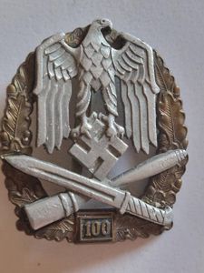 Copy 100 General Assault Badge