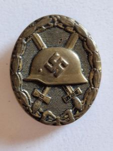 Early Black Wound Badge