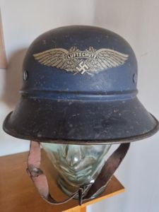 Luftschutz Helmet