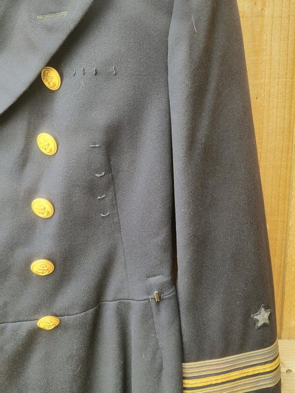 Kriegsmarine Officers Frock Coat in Amazing Condition — image 3