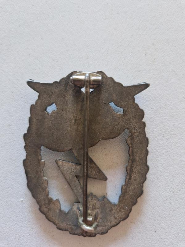 Luftwaffe Ground Assault Badge — image 3
