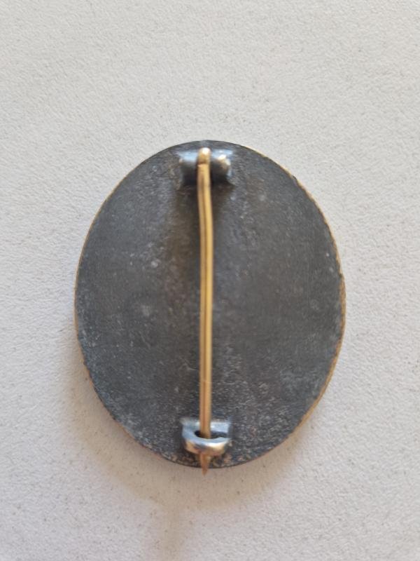 Gold Wound Badge — image 2