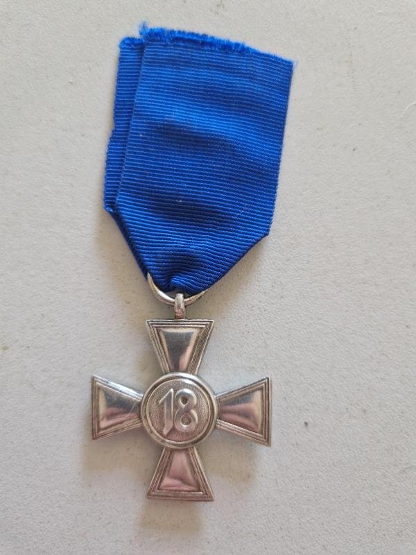 18 Year Luftwaffe Service Medal — image 2