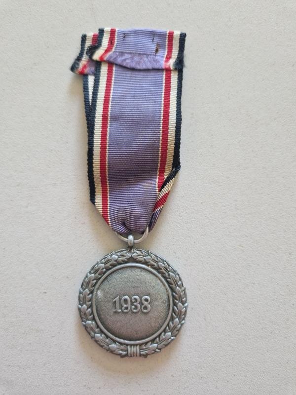 Luftschutz Medal 2nd Class — image 2