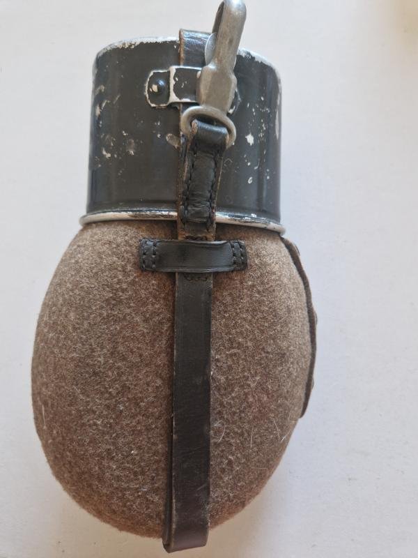 German Military Waterbottle — image 3