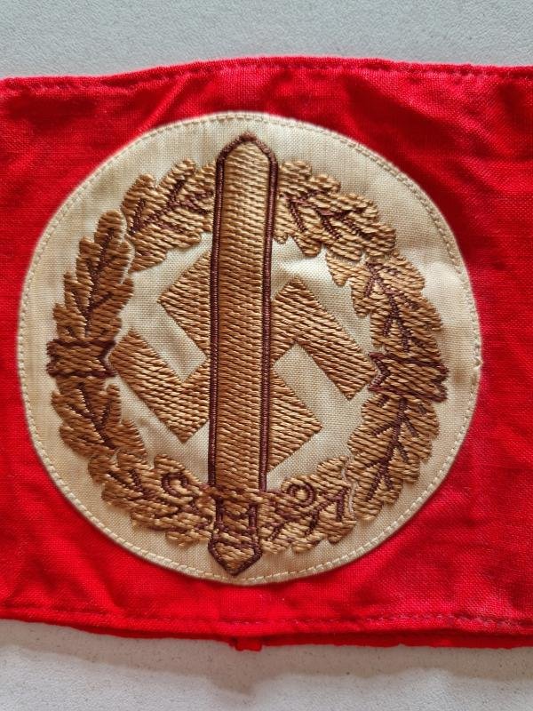 SA Sports Armband — image 2