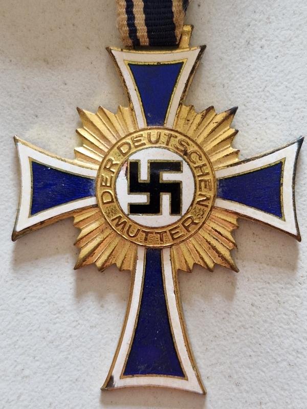 Mothers Cross in Gold — image 2