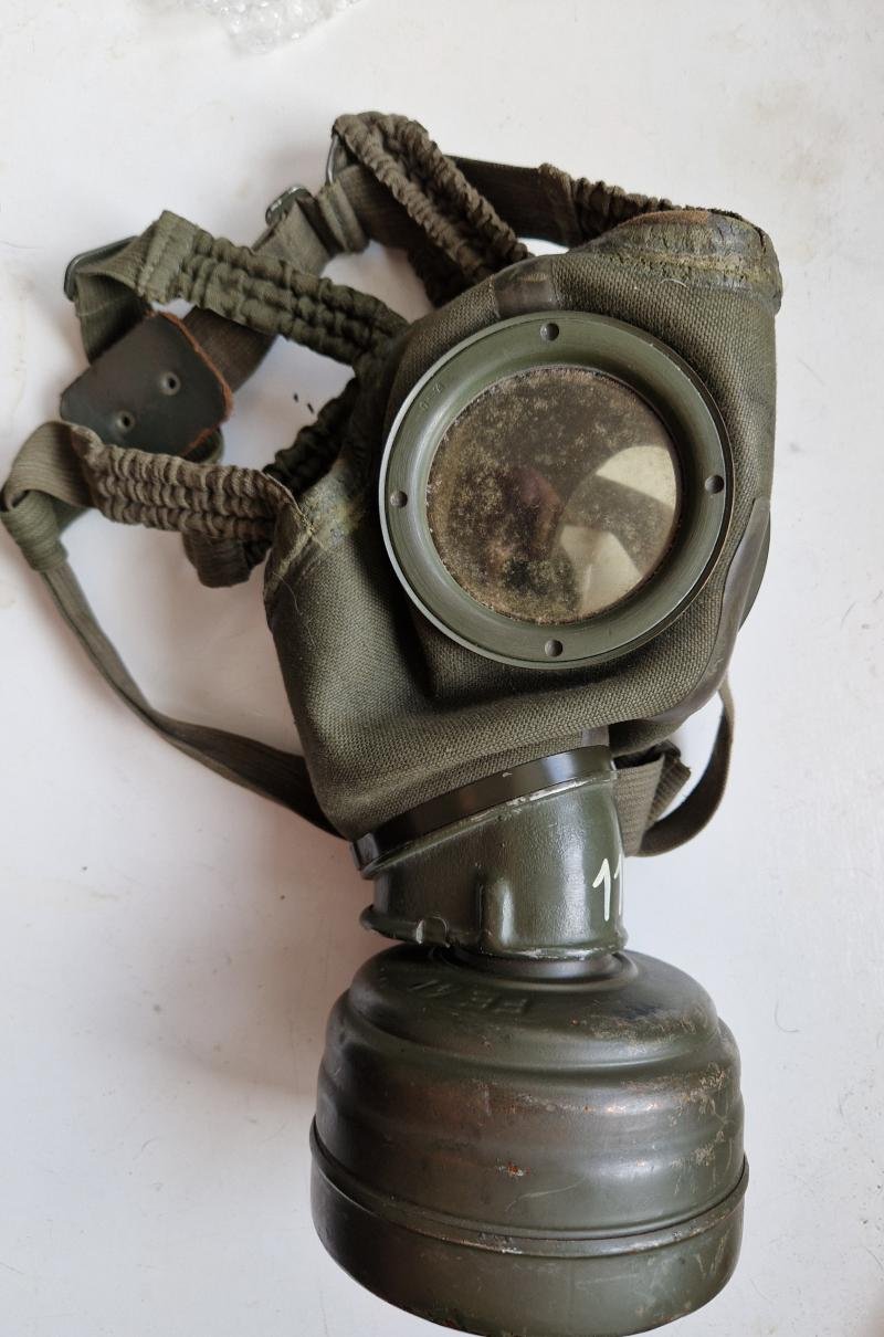 German WW2 Gas Mask — image 3