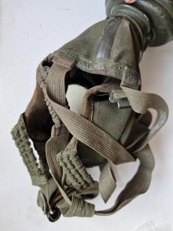 German WW2 Gas Mask — image 4