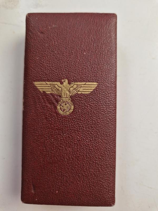 1st October Medal 1938 Boxed with Ribbon Bar — image 4