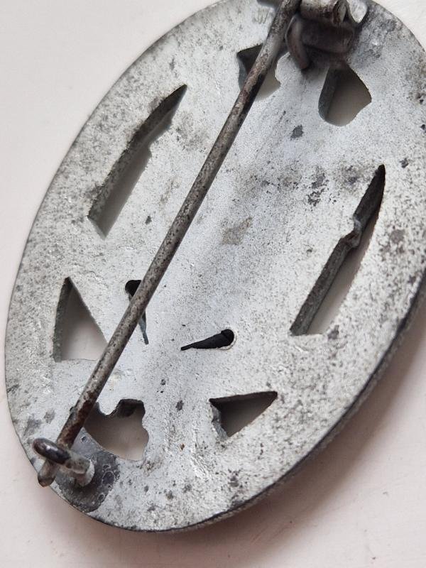 General Assault Badge. — image 3