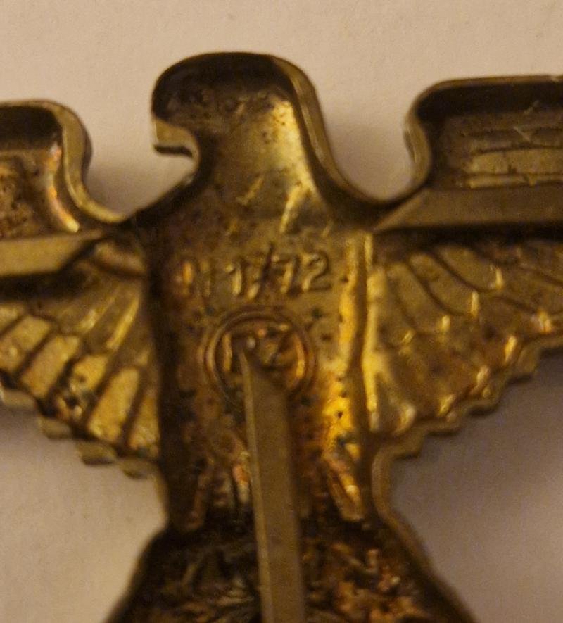 Political Leaders Cap Badge — image 3