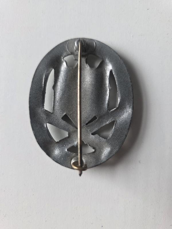 General Assault Badge. — image 2